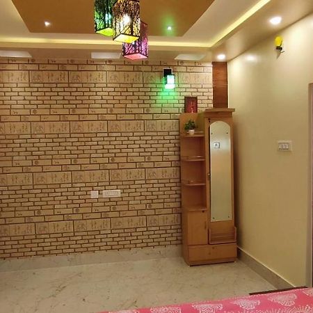 Apartamento Urban Sky Shānti Niketan Exterior foto