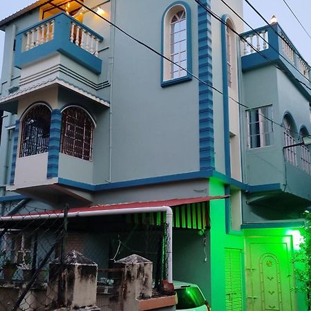Apartamento Urban Sky Shānti Niketan Exterior foto