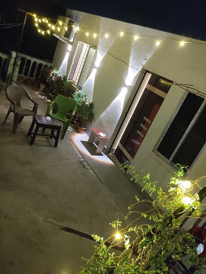 Apartamento Urban Sky Shānti Niketan Exterior foto